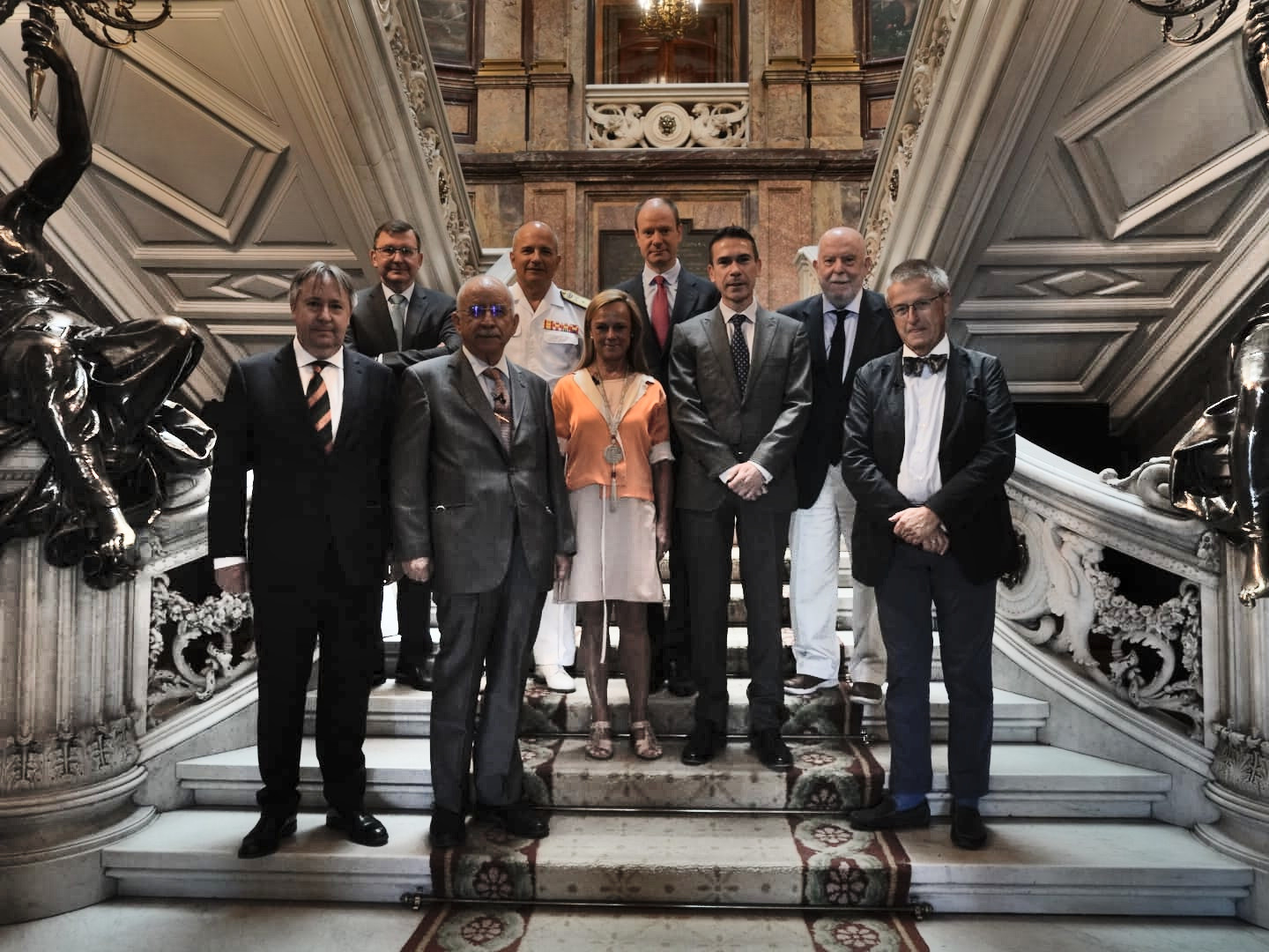 Foto de grupo de los intervinientes en la presentación